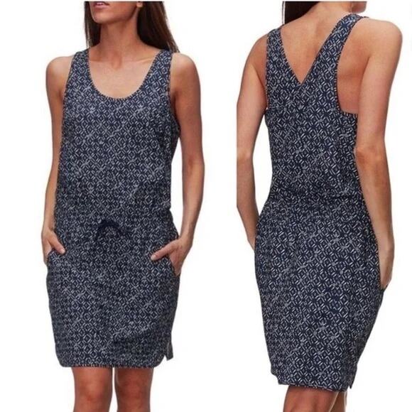 Patagonia Dresses & Skirts - Patagonia Women's Fleetwith Navy Print Crossback Athletic Dress M